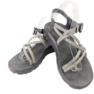Chaco's women strappy summer, resort sandal.  Vibrant sole 10 based on measures